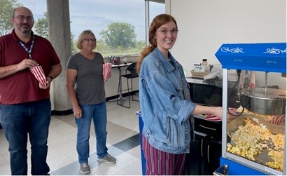 Popcorn machine 1.jpg