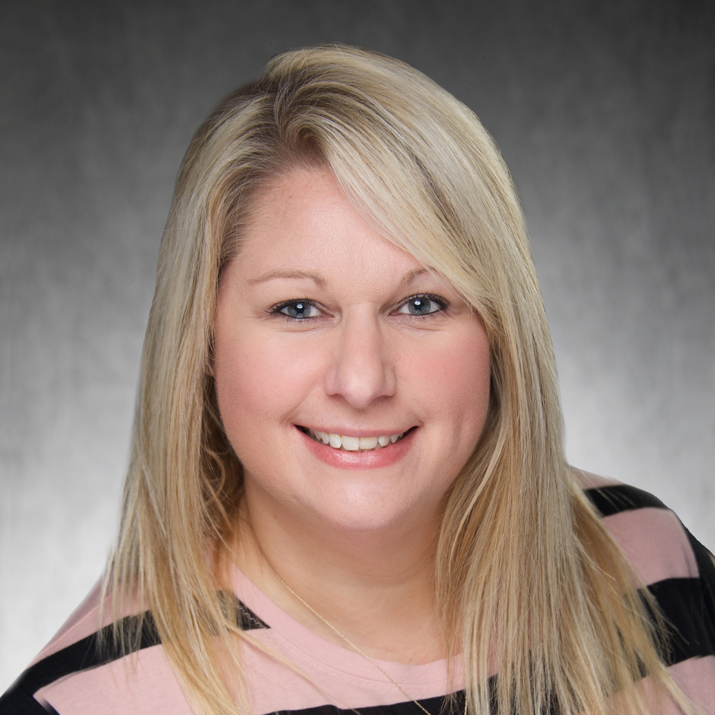 Jennifer Stout headshot