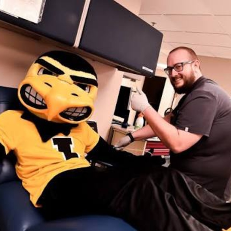 herky-giving-blood.jpg